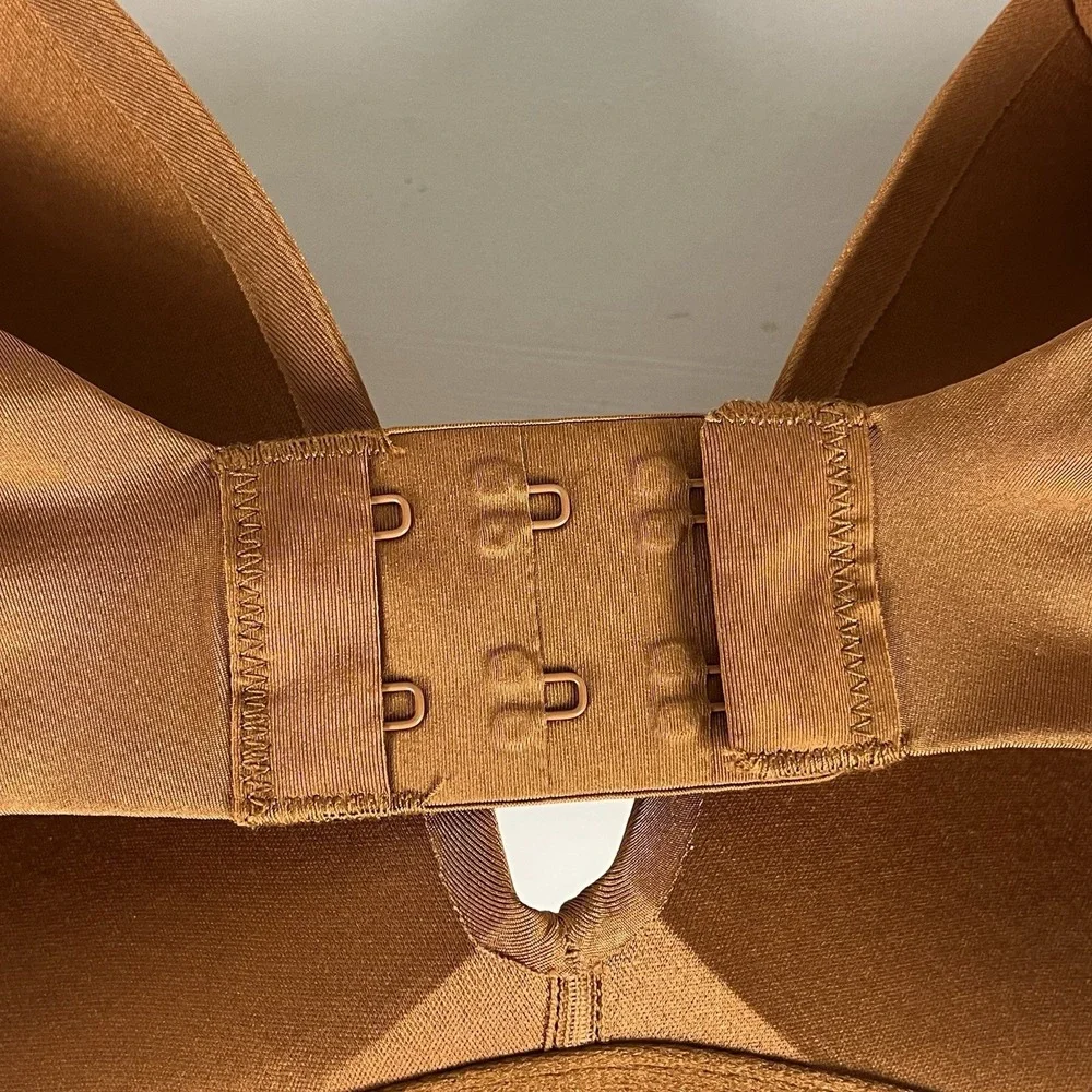 SKIMS Bronze Brown Wireless Form Push Up Plunge Bra size 38D EUC‎